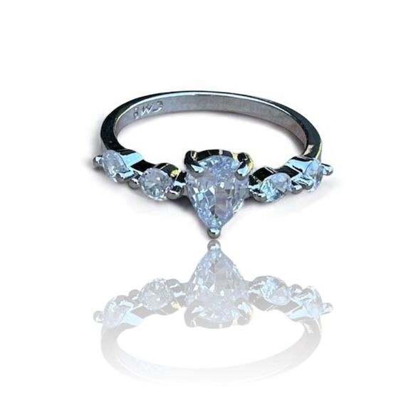 NEW White Gold Plated Sparkling Clear Crystal CZ Teardrop Pear Dainty Ring Sz 8 - Picture 10 of 11